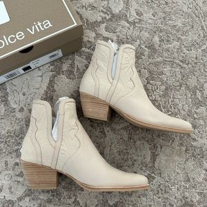 Dolce Vita Silvan Sand Boots New in box size 8